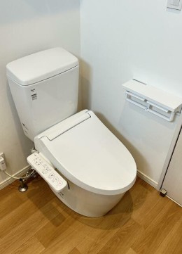 【トイレ】 | カーサ中野新橋 | 温水洗浄便座。