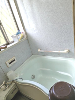 【浴室】 | 茂原市千町　中古戸建 | 平成19年12月築　4LDK  駐車2台  近隣に家がなく自然豊かな閑静な立地です。システムキッチン