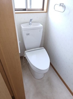 【トイレ】 | 茂原市千町　中古戸建 | 平成19年12月築　4LDK  駐車2台  近隣に家がなく自然豊かな閑静な立地です。システムキッチン