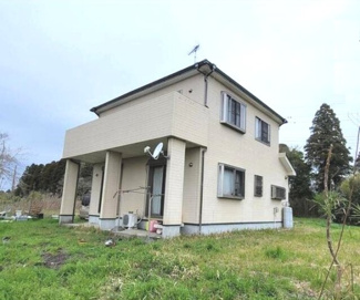 【外観】 | 茂原市千町　中古戸建 | 平成19年12月築　4LDK  駐車2台  近隣に家がなく自然豊かな閑静な立地です。システムキッチン