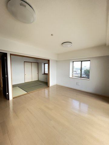 サンデュエル太田浜町パークスクエアの居間・リビング