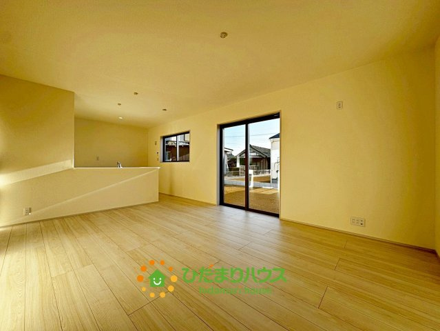 加須市南大桑　新築一戸建て　04　リーブルファインの居間・リビング