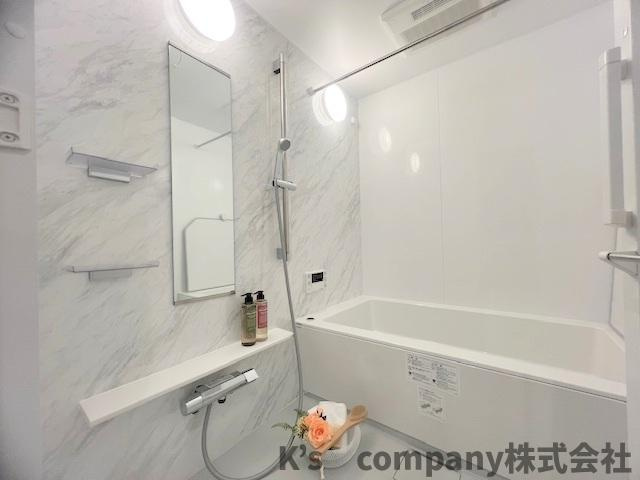 茅ヶ崎市本村4丁目　グラン・コート湘南茅ヶ崎の浴室|白を基調とした清潔感のある浴室スペース◇