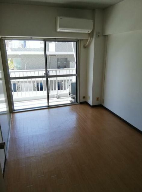 川口ハイツの洋室