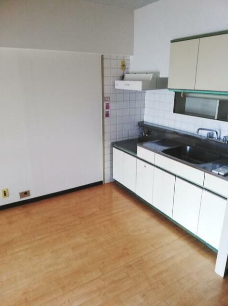 川口ハイツの居間・リビング