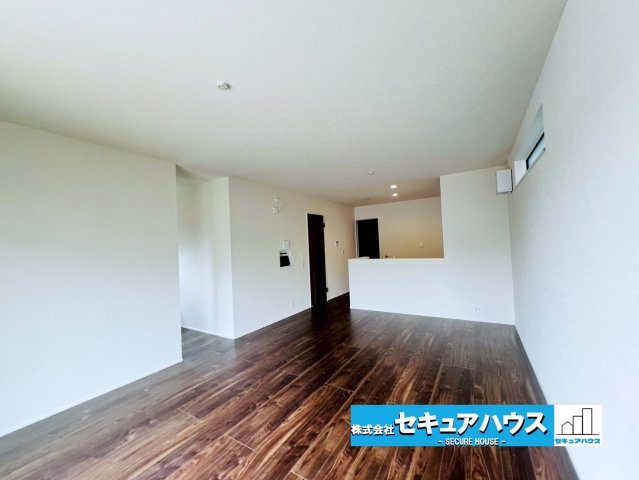 【同施工物件ご案内可能】東海市加木屋町三ツ池 全2棟の前面道路含む現地写真|事前予約にて現地ご見学いただけます！お気軽にお問い合わせください♪
■株式会社　セキュアハウス■
住宅ローンに強く、知識、経験豊富なスタッフ在籍
お客様に寄り添い、ご成約後もサポート致します。