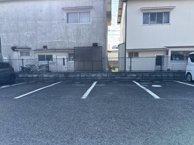 サニーハイツ田寺　A棟の駐車場