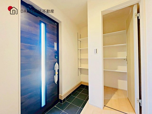【玄関】 | 加須市南大桑　Livele Fine　新築戸建　全7棟　3号棟
