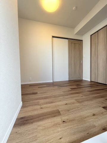 グランドメゾン白山の洋室|洋室（4.3帖） 