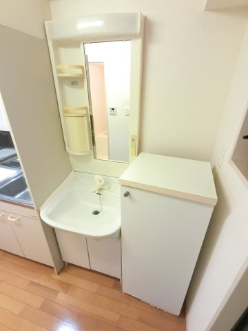 永和第五ビルの独立洗面台