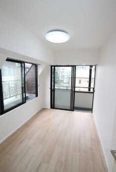 【居間・リビング】 | モンシャトー高円寺 | 明るい洋室！