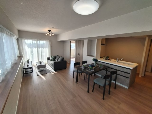 【居間・リビング】サンパーク鉄王 