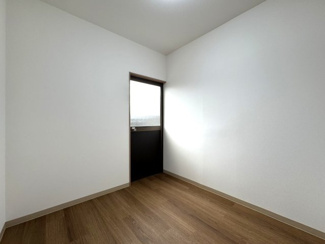 【洋室】 | 衣笠西馬場町テラスハウス