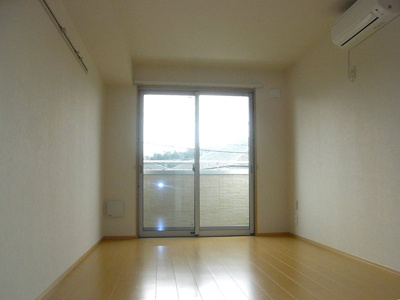 【居間・リビング】 | ドルフ | ホワイト基調の洋室☆