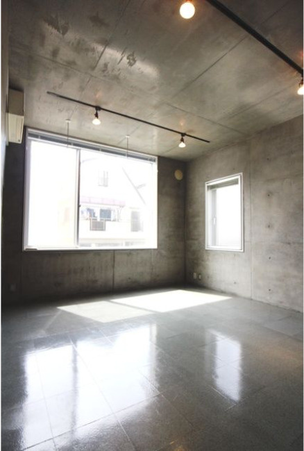 アルシェドゥ　角部屋　オートロック　二面採光のロビー