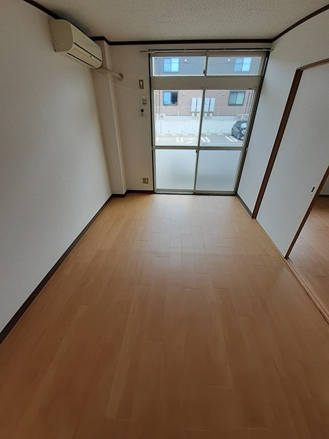 グリーンハイツ本宿Ａの居間・リビング