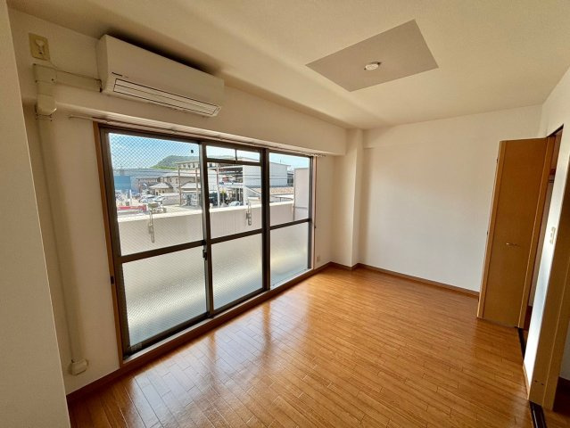 ルミエール野田の洋室