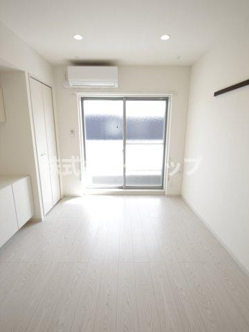 リブリ・井土ヶ谷の寝室