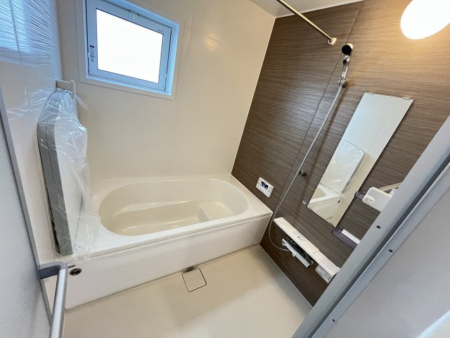【浴室】 | 糟屋郡志免町王子2丁目　2号棟（全8棟）【仲介手数料無料・0円】 | 現地写真。浴室です。
