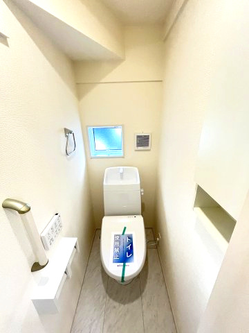 【トイレ】 | 糟屋郡志免町王子2丁目　2号棟（全8棟）【仲介手数料無料・0円】 | 現地写真。