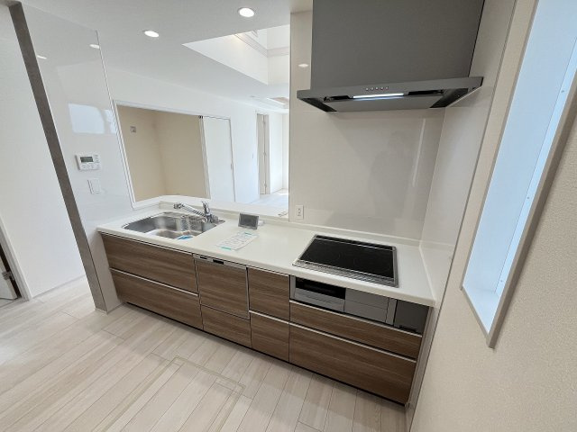 【キッチン】 | 糟屋郡志免町王子2丁目　2号棟（全8棟）【仲介手数料無料・0円】 | 現地写真。