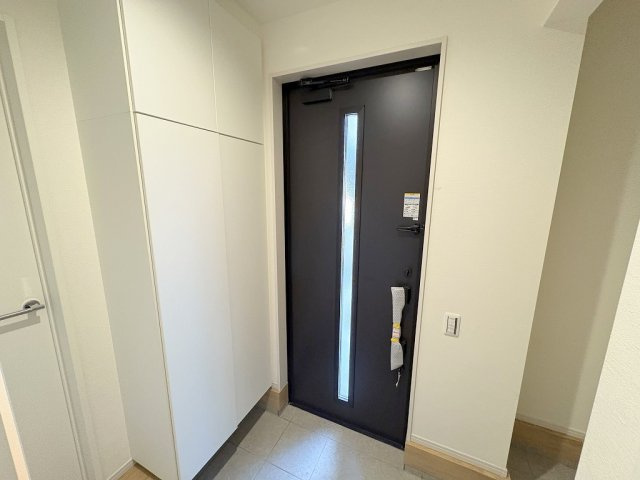 吉川市中曽根2丁目　新築戸建　全1棟の玄関|同施工会社の参考写真になります。