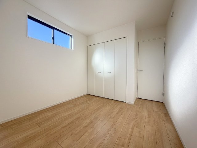 吉川市中曽根2丁目　新築戸建　全1棟の洋室|居室としても使用できる5.2帖の納戸です