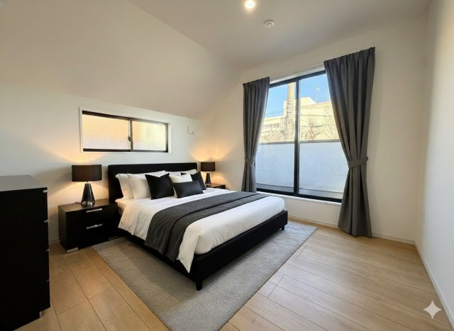 吉川市中曽根2丁目　新築戸建　全1棟の寝室|現況の物件写真にCGによる画像処理を行っています。家具、家電、小物、カーテン等はイメージはCGです。