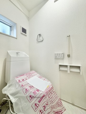 中央区雄踏町宇布見　全3棟のトイレ|トイレは各階に設置されています！朝の支度が重なる時間帯でも混む心配がありません！　