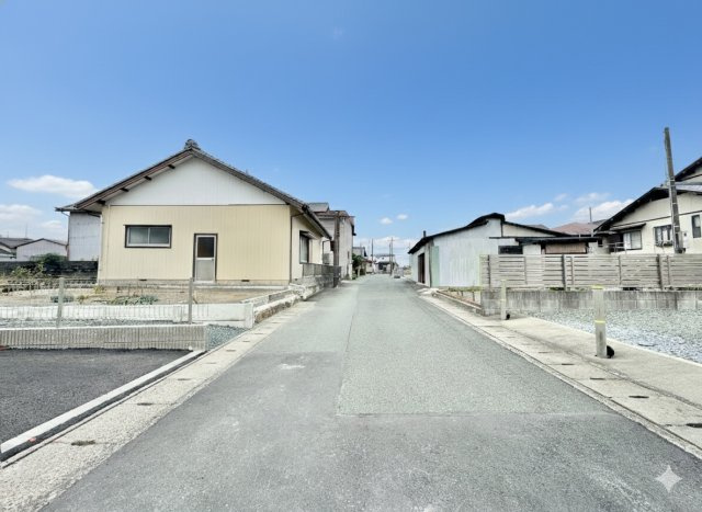 中央区雄踏町宇布見　全3棟の前面道路含む現地写真|周辺は車の往来が少ない環境！ゆとりを持ってお車の出入庫がしていただけます！　