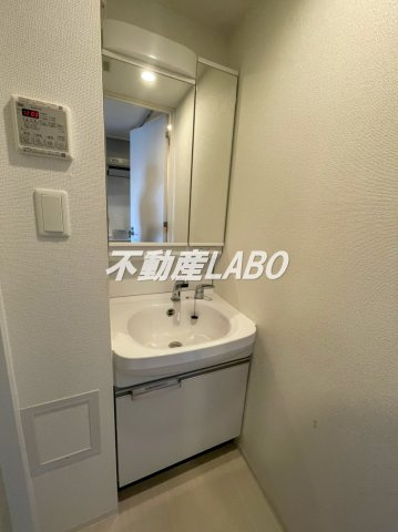 レオンコンフォート阿波座西の洗面所