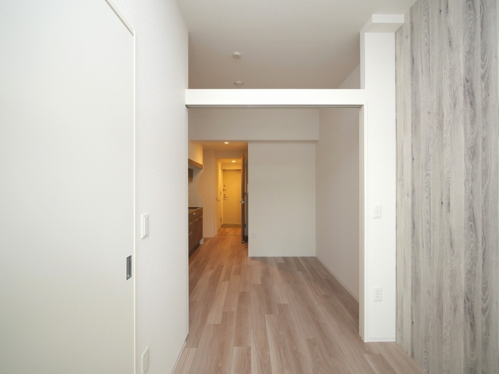 セレニテ新大阪エクラの洋室