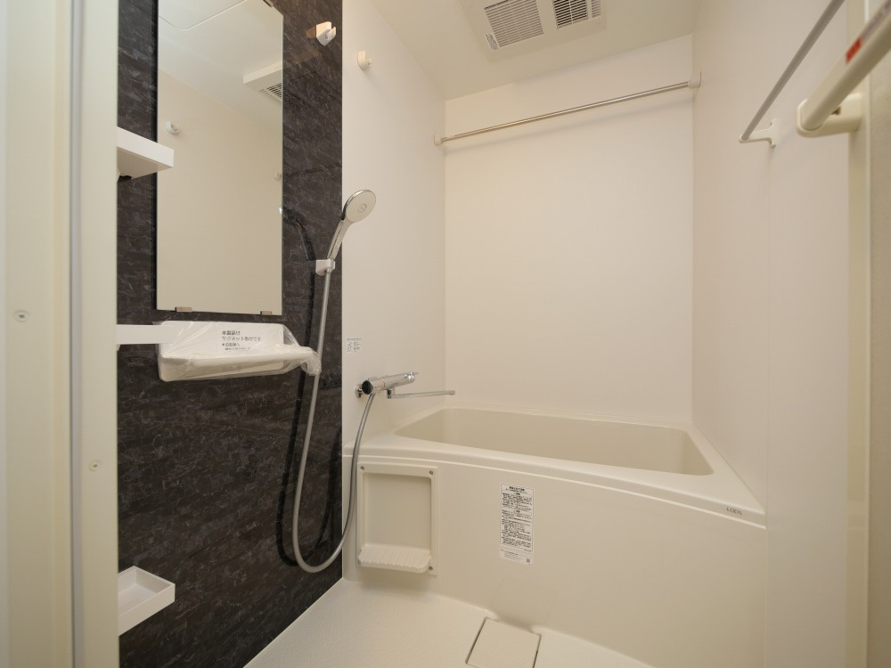 セレニテ新大阪エクラの浴室