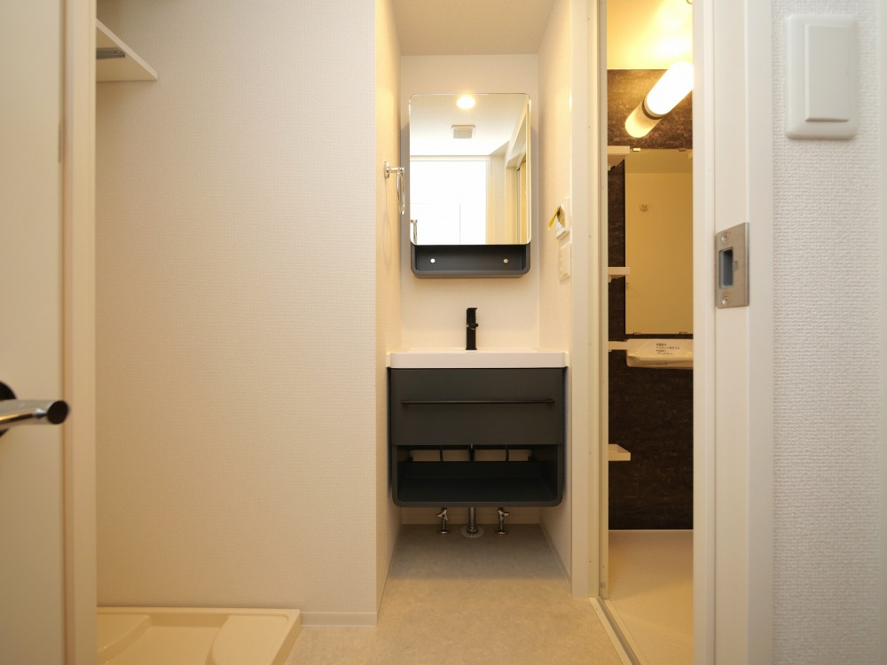 セレニテ新大阪エクラの洗面所