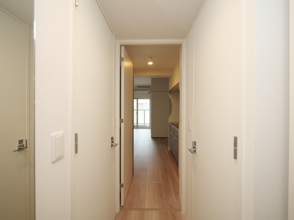 セレニテ新大阪エクラの玄関