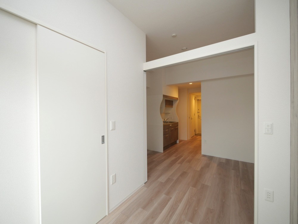 セレニテ新大阪エクラの洋室