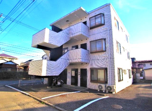 クレタKANの外観