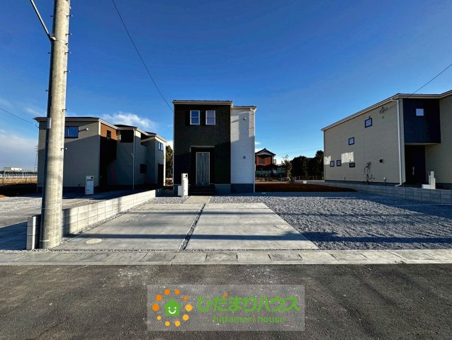 加須市南大桑　新築一戸建て　06　リーブルファインの駐車場