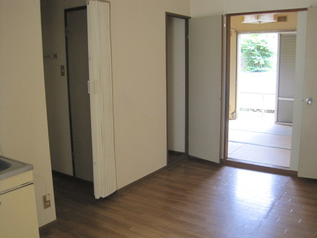 ハイツ山田の居間・リビング|ゆったり過ごせるリビングです