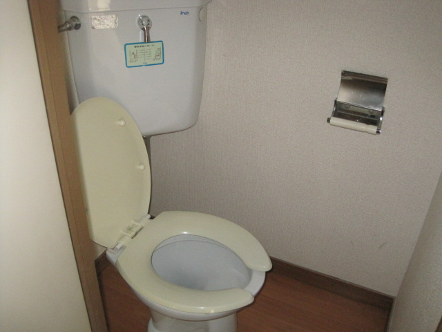 ハイツ山田のトイレ|ゆったりとした空間のトイレです