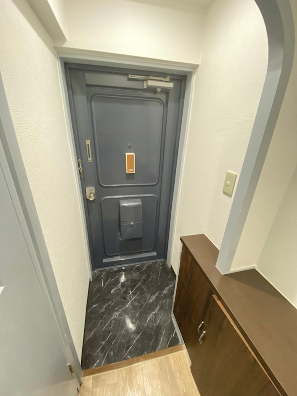 ノベラ中山手の玄関