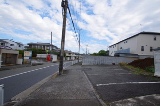 【前面道路含む現地写真】