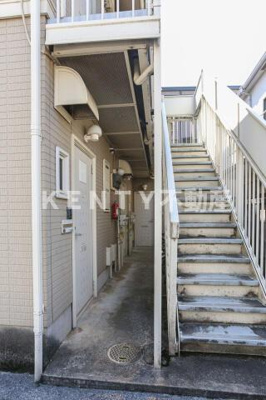 【エントランス】 | サニーハウス | 落ち着いたエントランスです