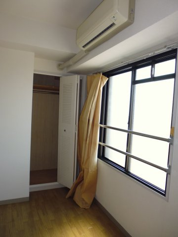 ウィステリア明石の洋室