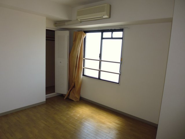 ウィステリア明石の洋室