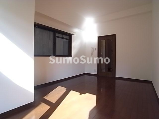 リーガル神戸元町の居間・リビング