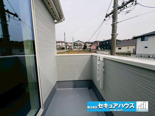 【今からご案内可能】東海市加木屋町三ツ池 全2棟のバルコニー|【バルコニーイメージ】
◆見晴らしもよく、太陽の温かな温もりをめいっぱい受け止めてくれます。
太陽の光と爽やかな風を受けたお洗濯物はあっという間に乾き、取りこむ時には太陽の匂いを感じられそうですね。　