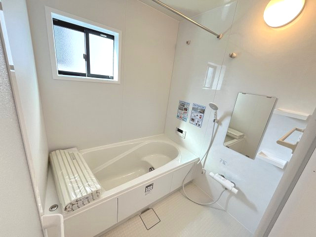 【内装】 | 糟屋郡須恵町須恵21期　1号棟（全1棟）【仲介手数料無料・0円】 | 施工例。浴室です。施工例は完成時と異なる場合があります。