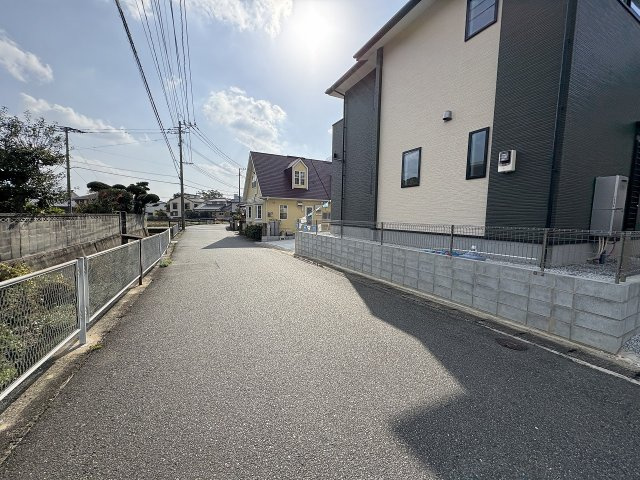 【その他】 | 糟屋郡須恵町須恵21期　1号棟（全1棟）【仲介手数料無料・0円】 | 現地写真。前面道路です。