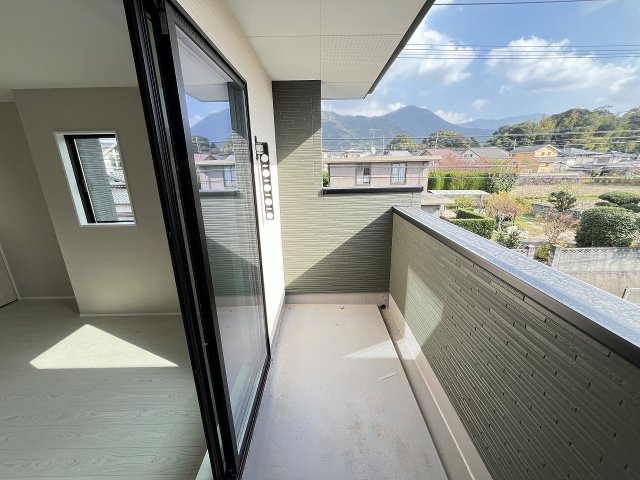 【バルコニー】 | 糟屋郡須恵町須恵21期　1号棟（全1棟）【仲介手数料無料・0円】 | 施工例。施工例は完成時と異なる場合があります。